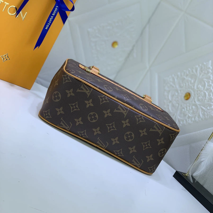 Louis Vuitton Monogram Pochette Cite Shoulder Bag 9 M