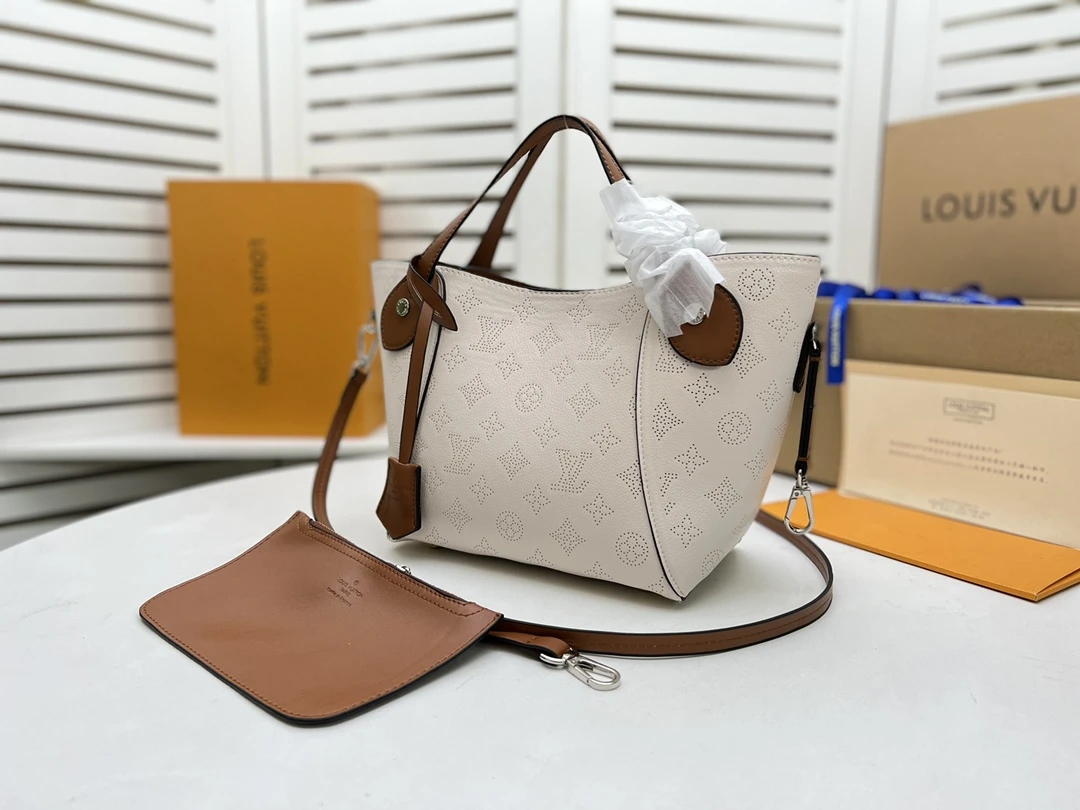 Louis Vuitton Hina PM- Beige/Pink/White 1 M