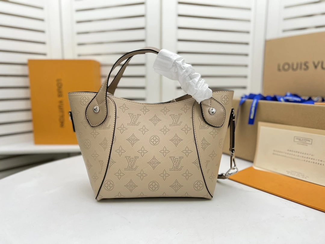 Louis Vuitton Hina PM- Beige/Pink/White 12 M