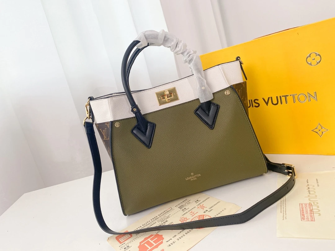 Louis Vuitton ON MY SIDE M53827 11 M