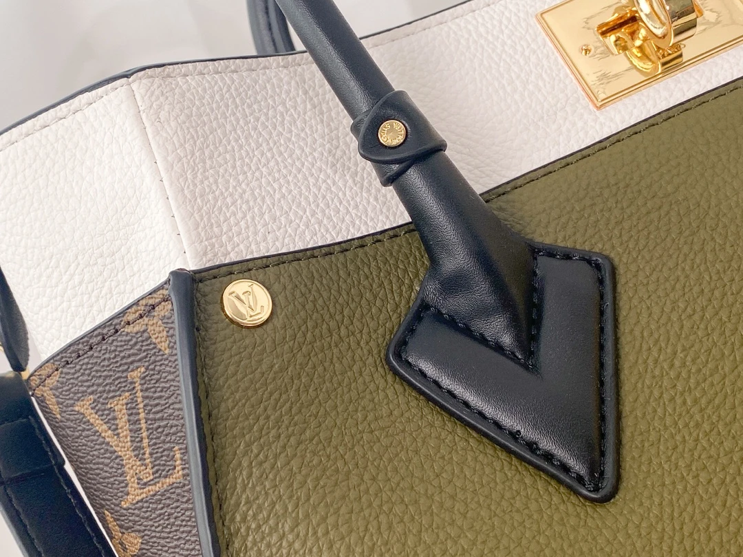 Louis Vuitton ON MY SIDE M53827 10 M