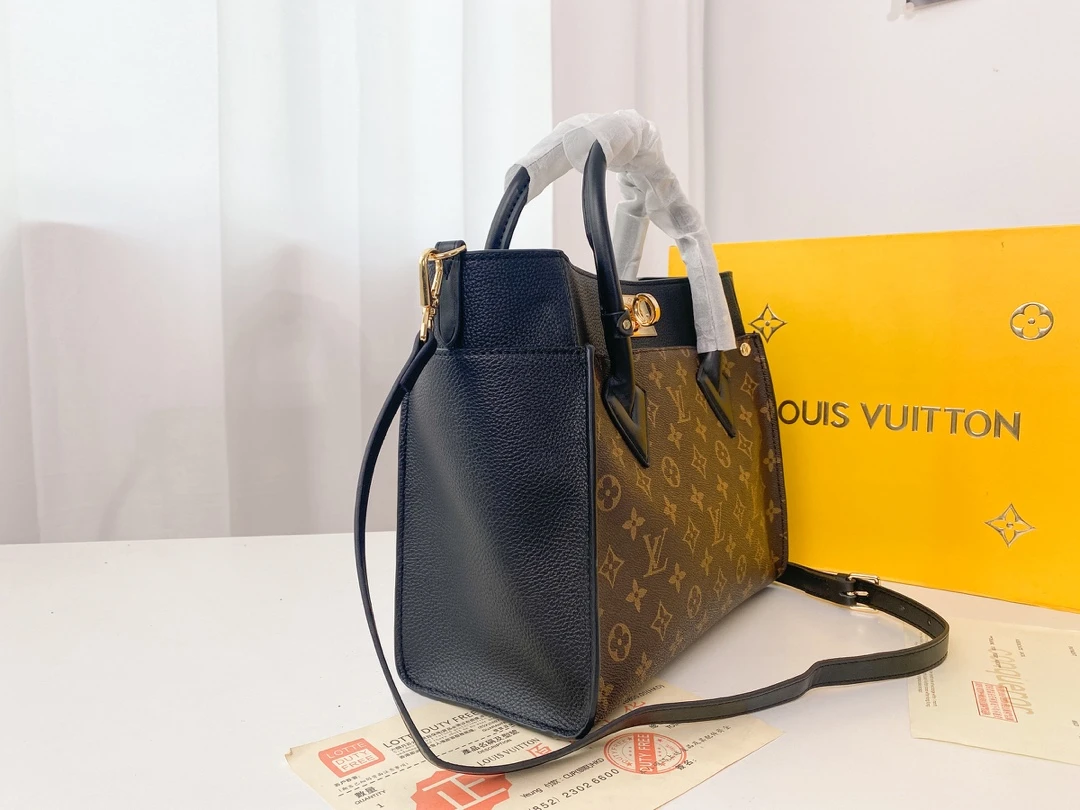 Louis Vuitton ON MY SIDE M53827 5 M