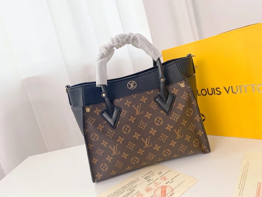 Louis Vuitton ON MY SIDE M53827 1 M