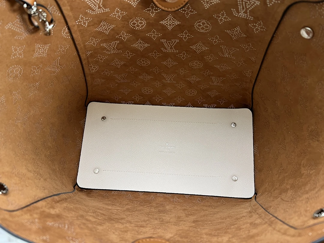 Louis Vuitton Hina MM- Black/Beige/Pink/White 15 M