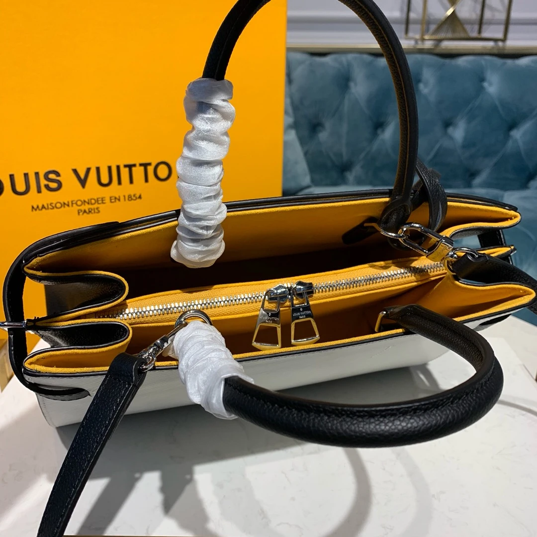 Louis Vuitton Twist Tote M54811 4 M