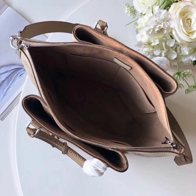 Louis Vuitton Haumea M55031 M55031 8 M