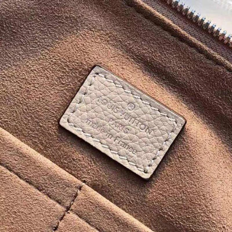 Louis Vuitton Haumea M55031 M55031 9 M