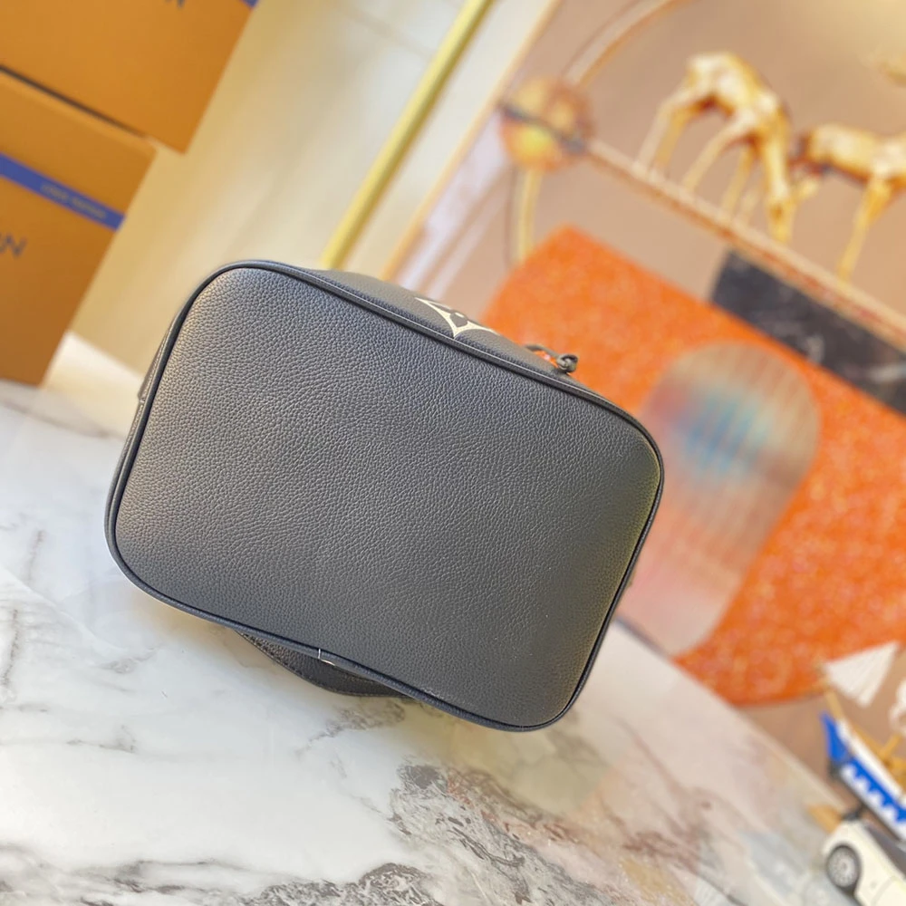 Louis Vuitton NeONOe MM Bucket Bag- Black/Brown 4 M