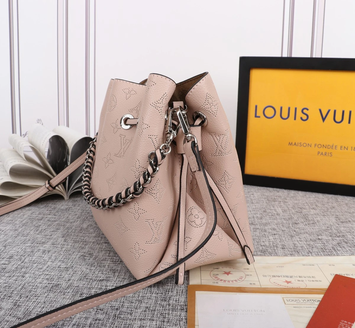 Louis Vuitton Bella Bucket Bag Black/Pink/Grey 11 M