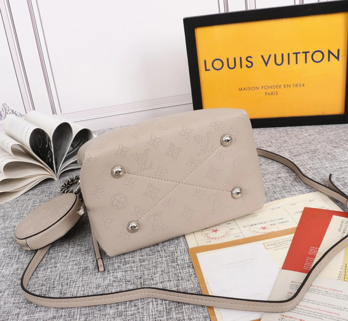 Louis Vuitton Bella Bucket Bag Black/Pink/Grey 16 M