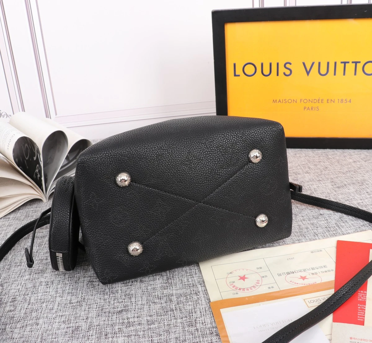 Louis Vuitton Bella Bucket Bag Black/Pink/Grey 4 M