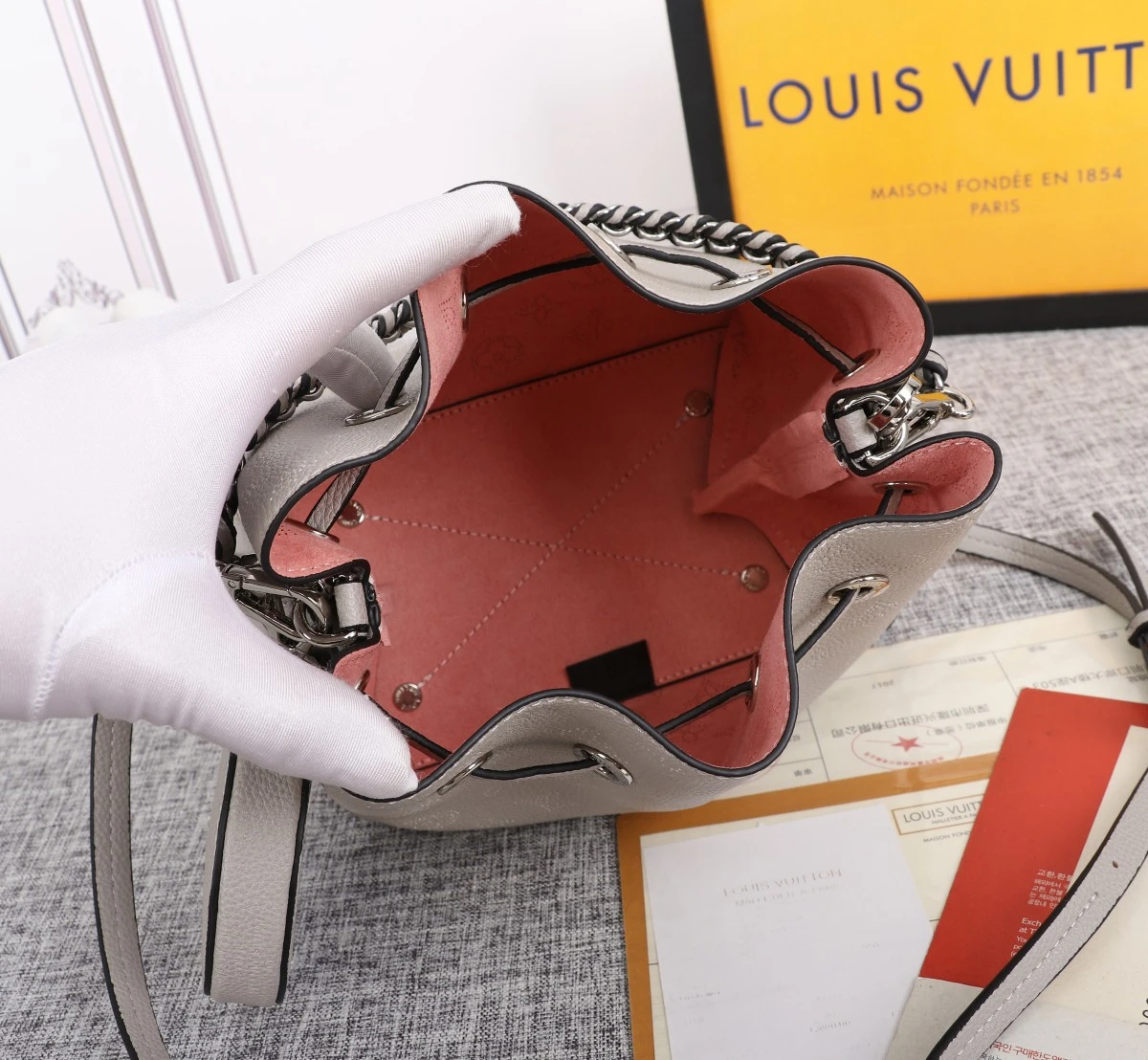 Louis Vuitton Bella Bucket Bag Black/Pink/Grey 9 M