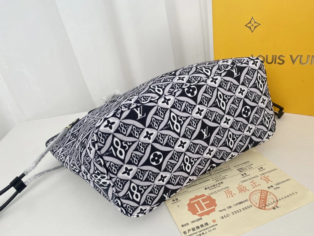 Louis Vuitton SINCE 1854 NEVERFULL MM M57273 7 M