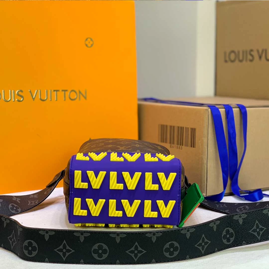 Louis Vuitton Rubber Collection-CRUISER MESSENGER M57966 4 M