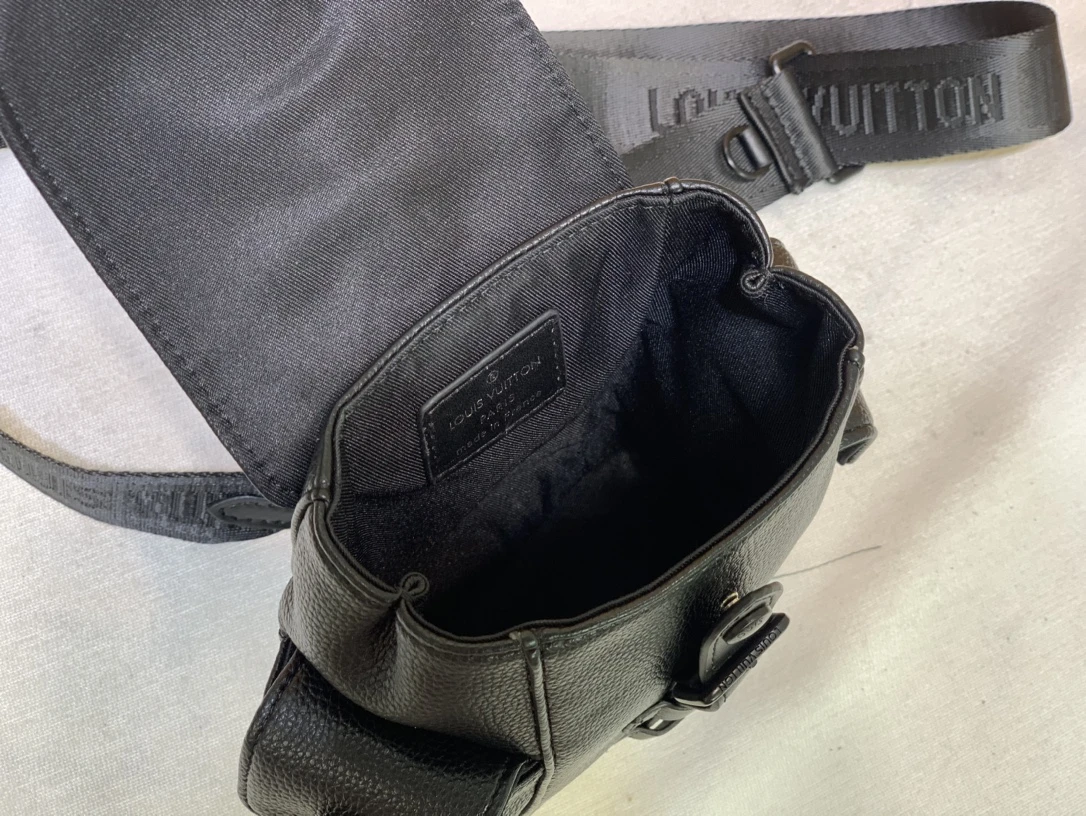 Louis Vuitton CHRISTOPHER XS Black/Blue/White 4 M