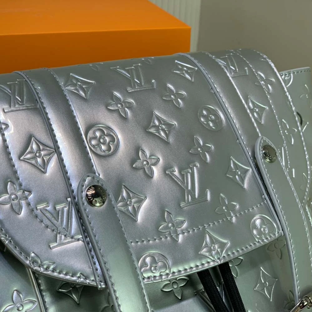 Louis Vuitton CHRISTOPHER PM M58756 4 M