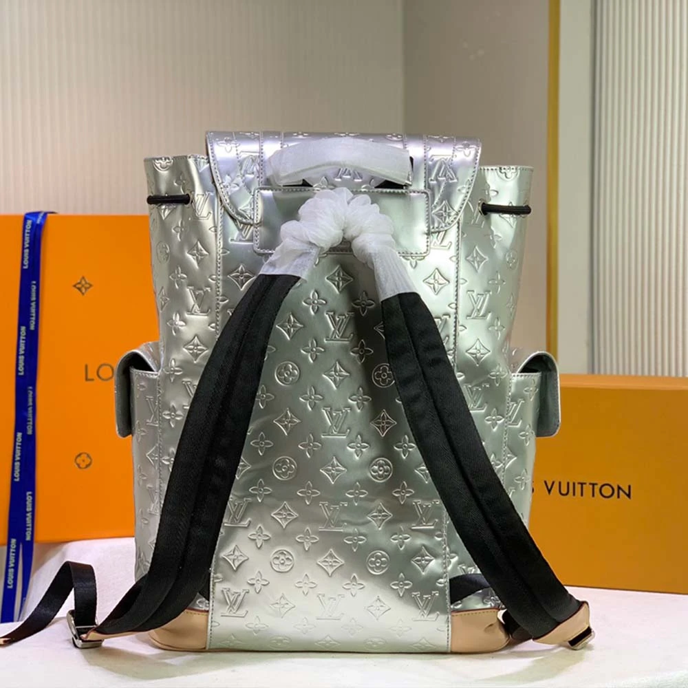 Louis Vuitton CHRISTOPHER PM M58756 5 M