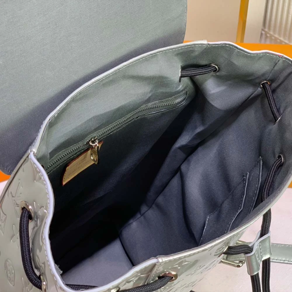 Louis Vuitton CHRISTOPHER PM M58756 7 M