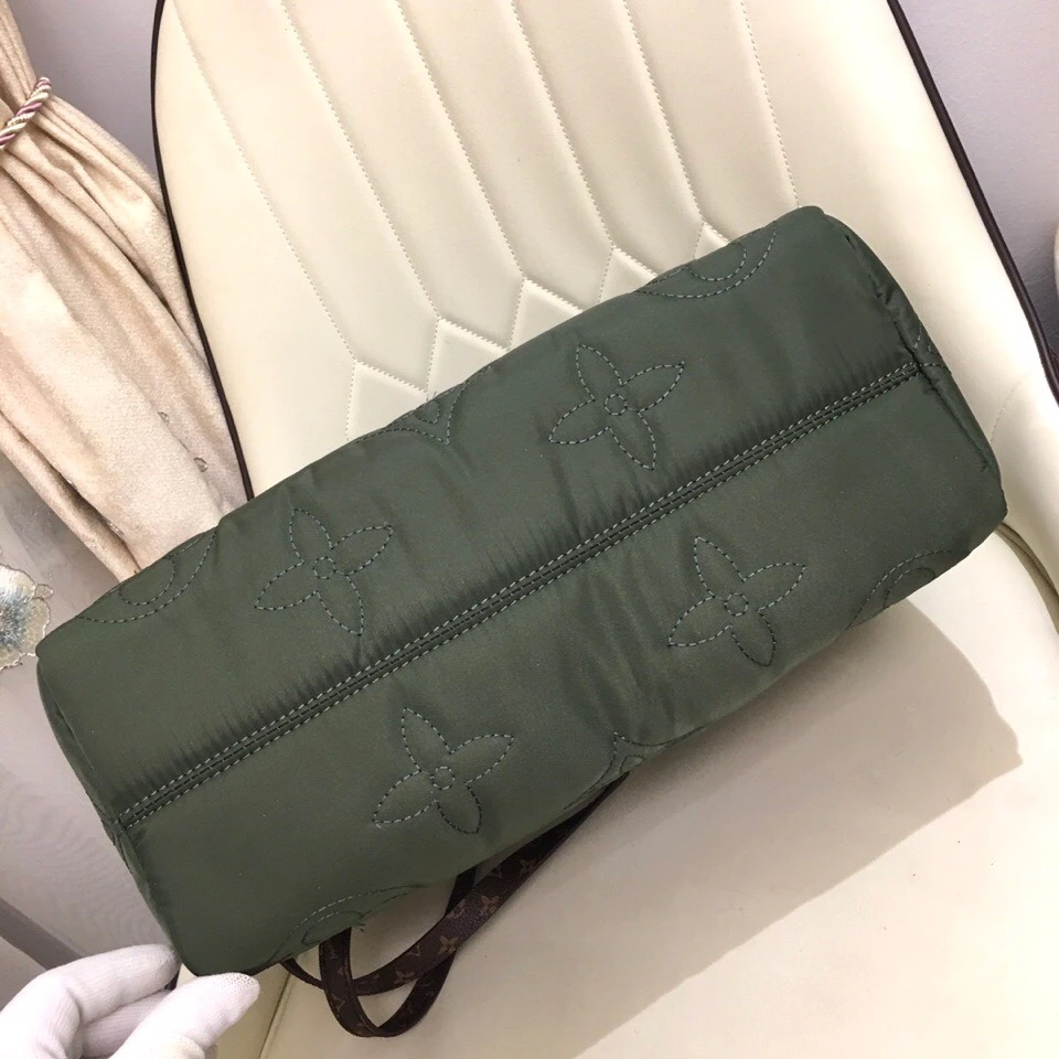 Louis Vuitton OnTheGO GM Tote Bag- Green 4 Mg