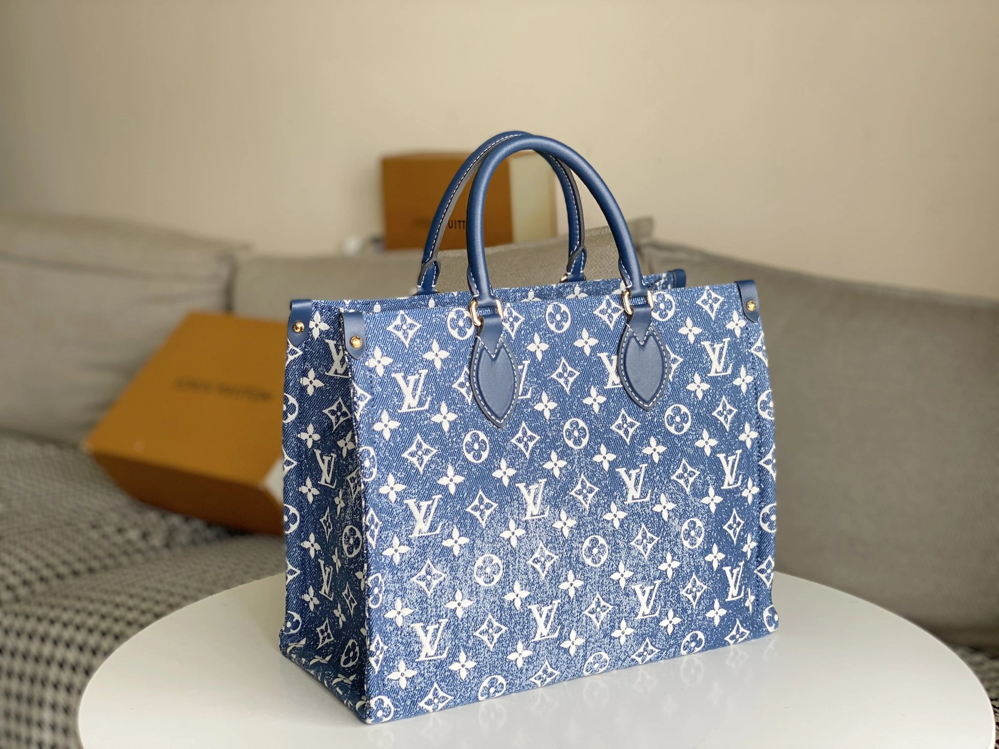 Louis Vuitton Monogram jacquard Onthego MM tote 2 M