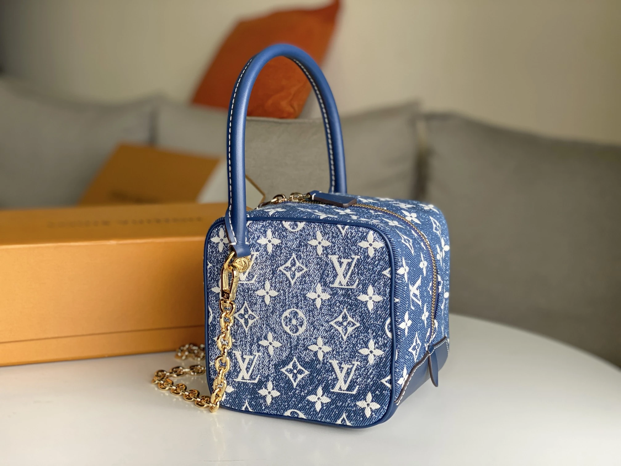 Louis Vuitton Square Bag 3 M
