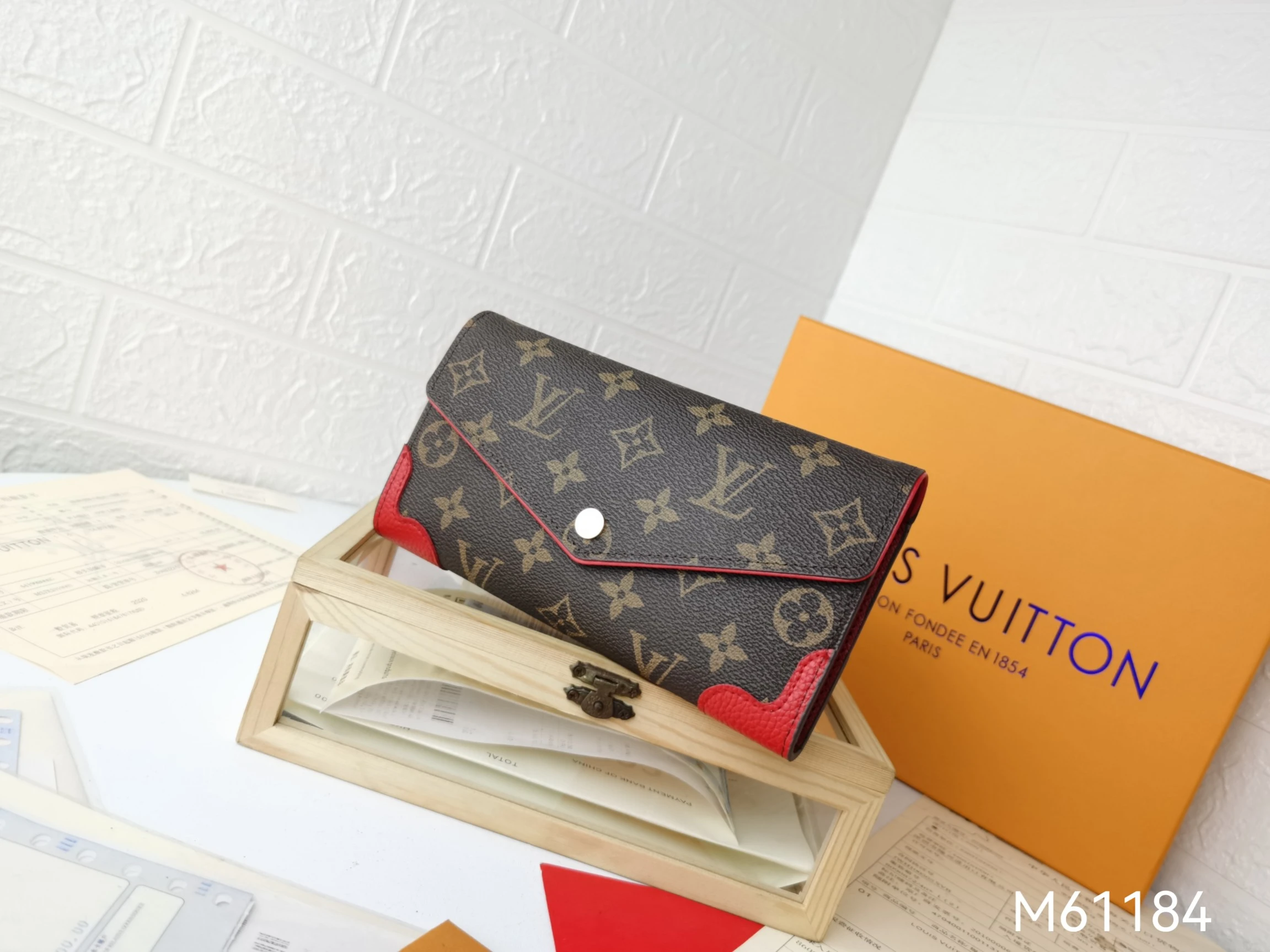 Louis Vuitton Sarah Wallet Retiro Long Wallet 2 M