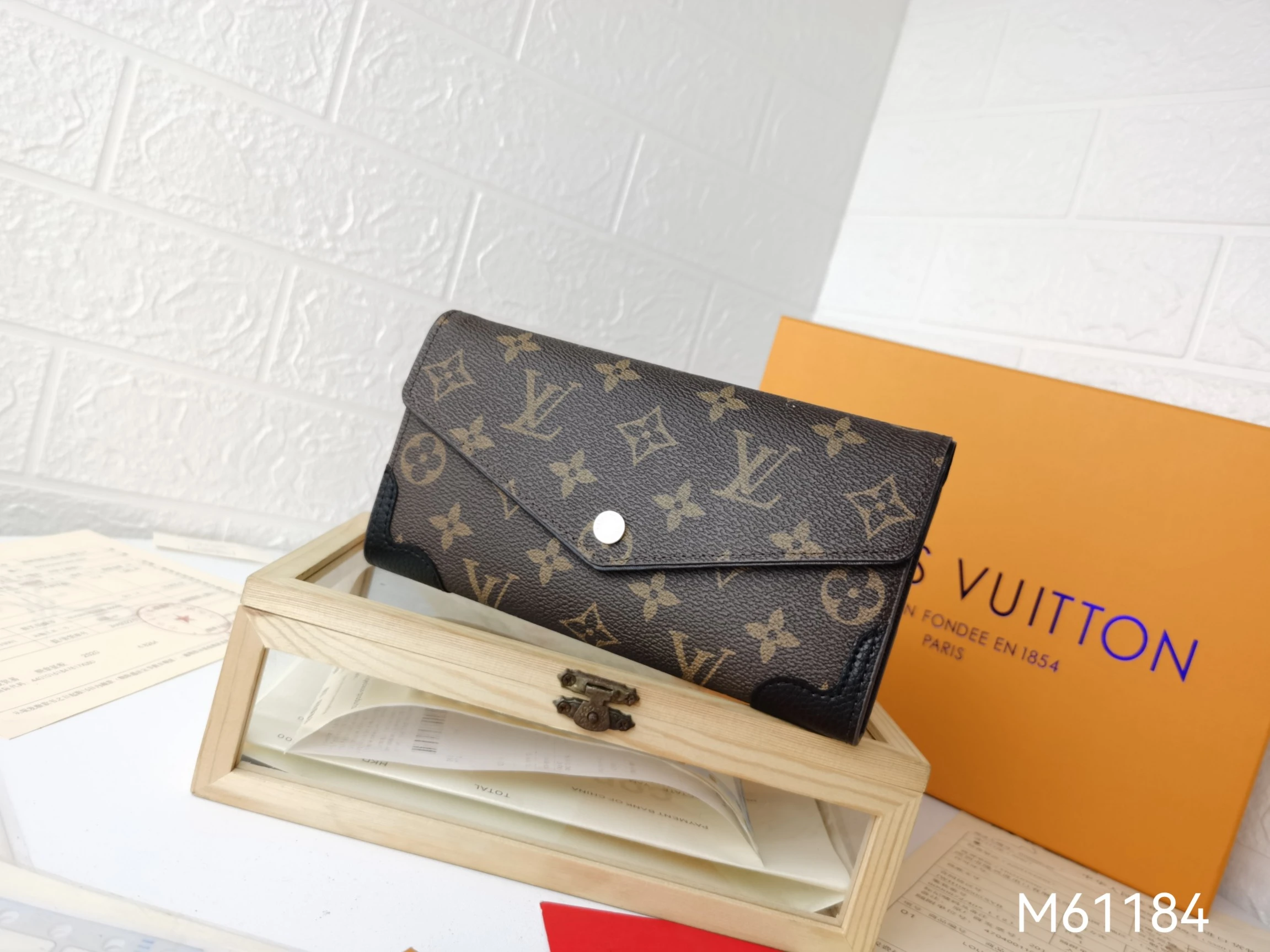 Louis Vuitton Sarah Wallet Retiro Long Wallet 7 M