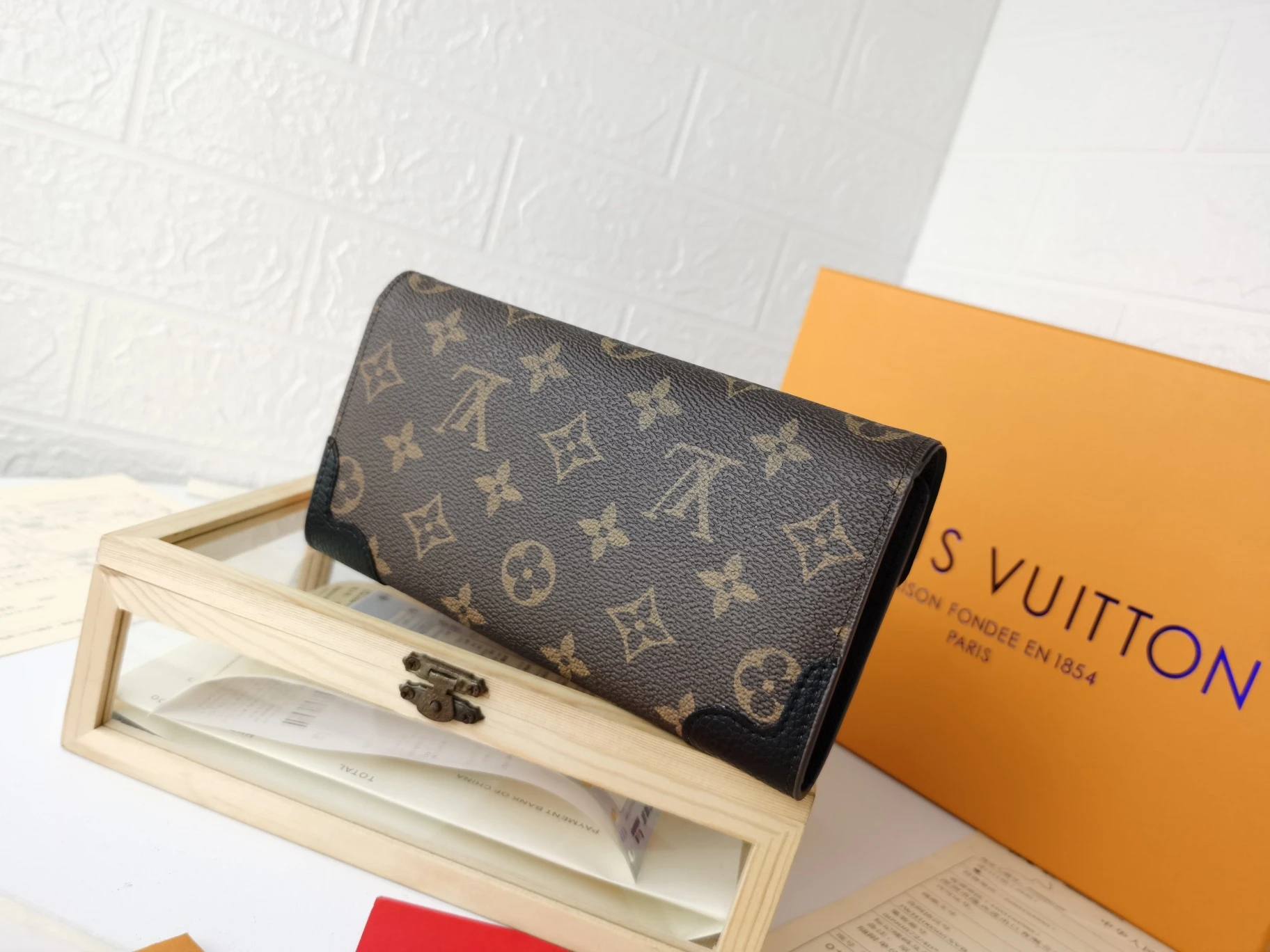 Louis Vuitton Sarah Wallet Retiro Long Wallet 8 M