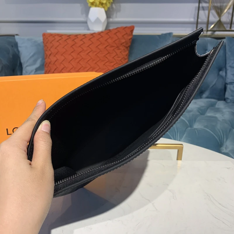 Louis Vuitton Pochette Voyage MM M61692 10 M