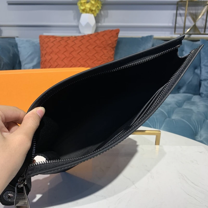 Louis Vuitton Pochette Voyage MM M61692 5 M