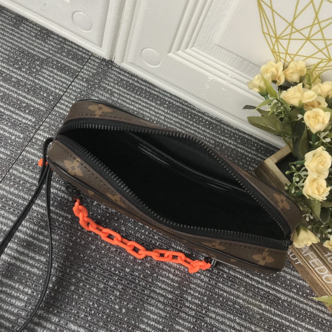 Louis Vuitton POCHETTE VOLGA M68321 18 M