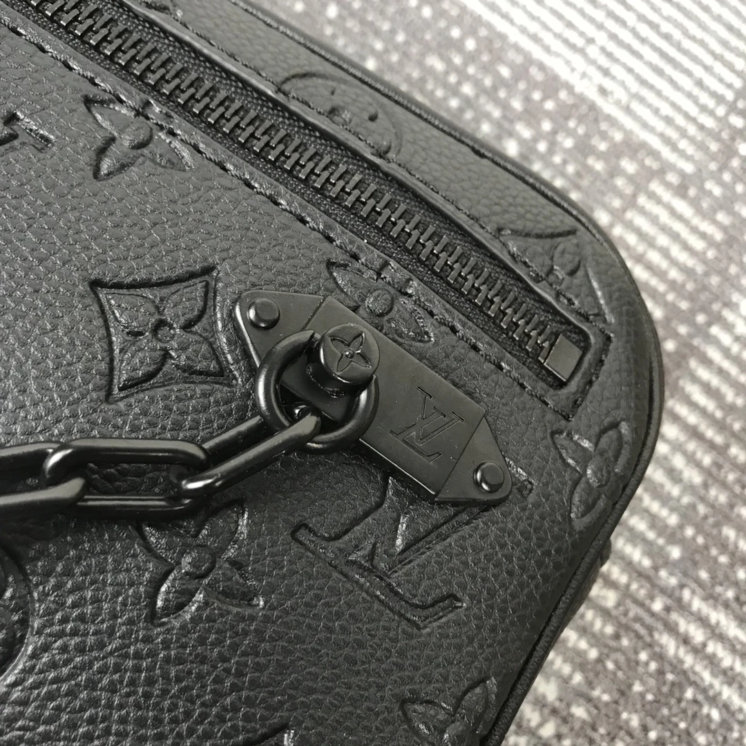 Louis Vuitton POCHETTE VOLGA M68321 22 M