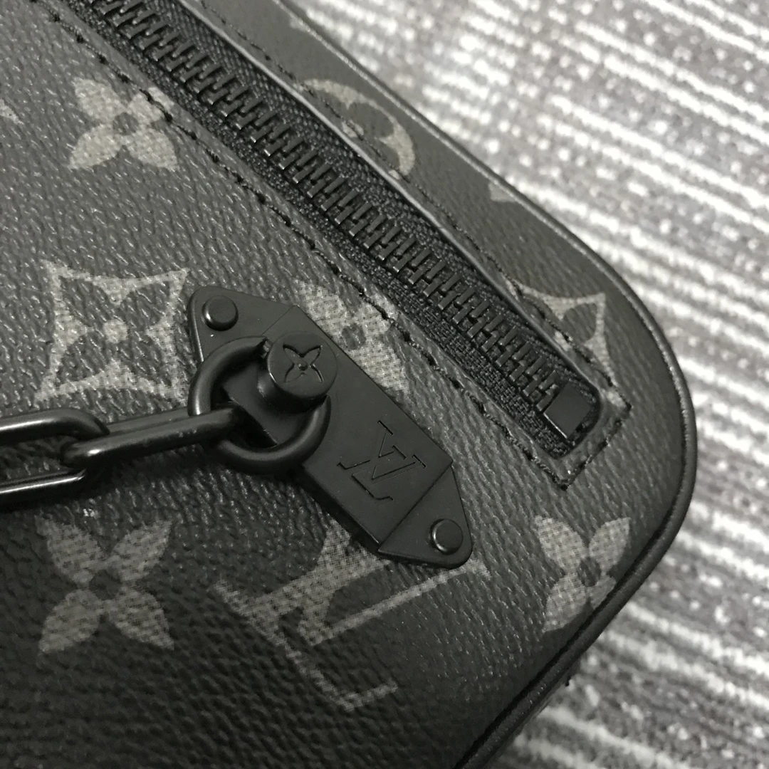 Louis Vuitton POCHETTE VOLGA M68321 7 M