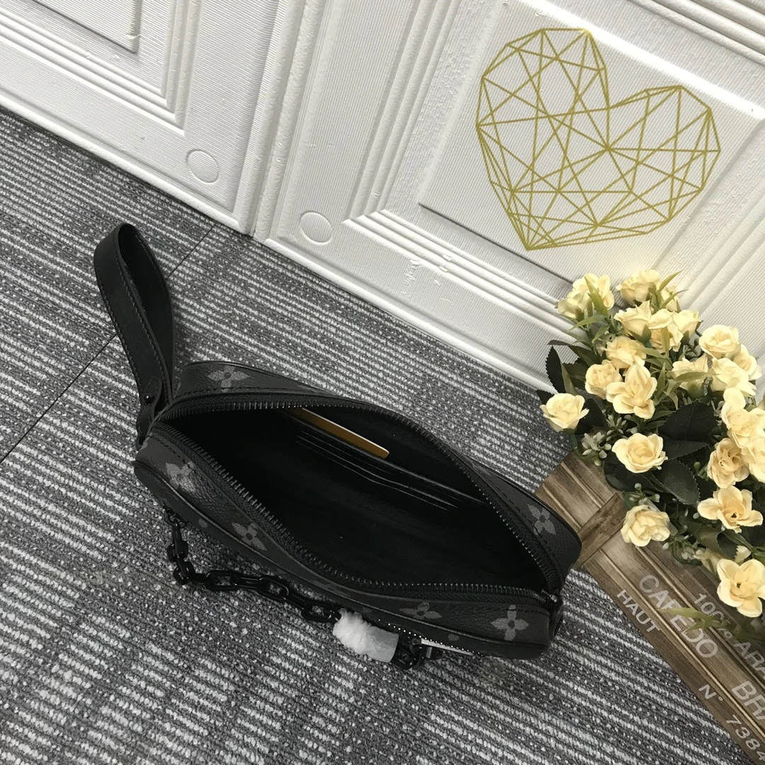 Louis Vuitton POCHETTE VOLGA M68321 9 M