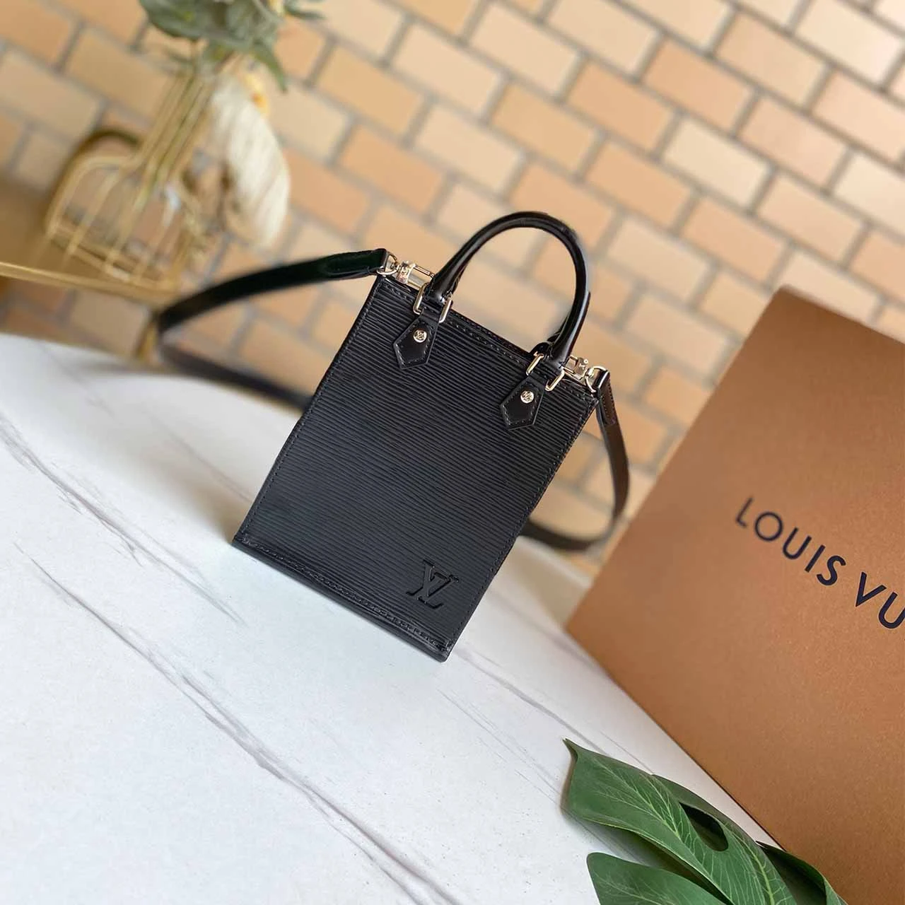 Louis Vuitton PETIT SAC PLAT M69441 BLACK/WHITE/PINK 10 M