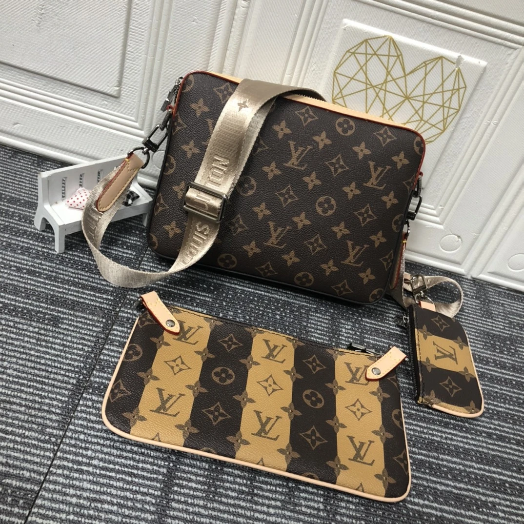 Louis Vuitton 3in1 Pochette Trio Messenger M69443 2 M