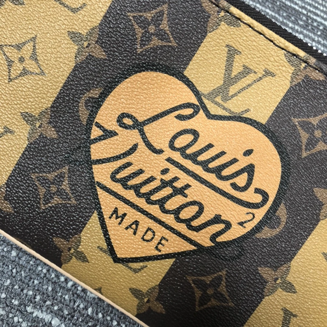 Louis Vuitton 3in1 Pochette Trio Messenger M69443 5 M