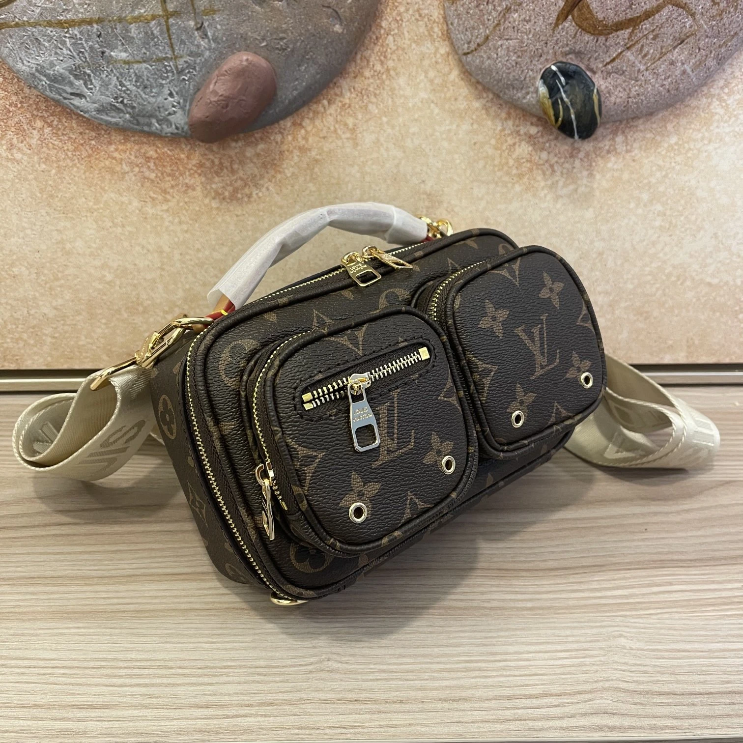 Louis Vuitton The Sporty Utility Crossbody bag 2 M