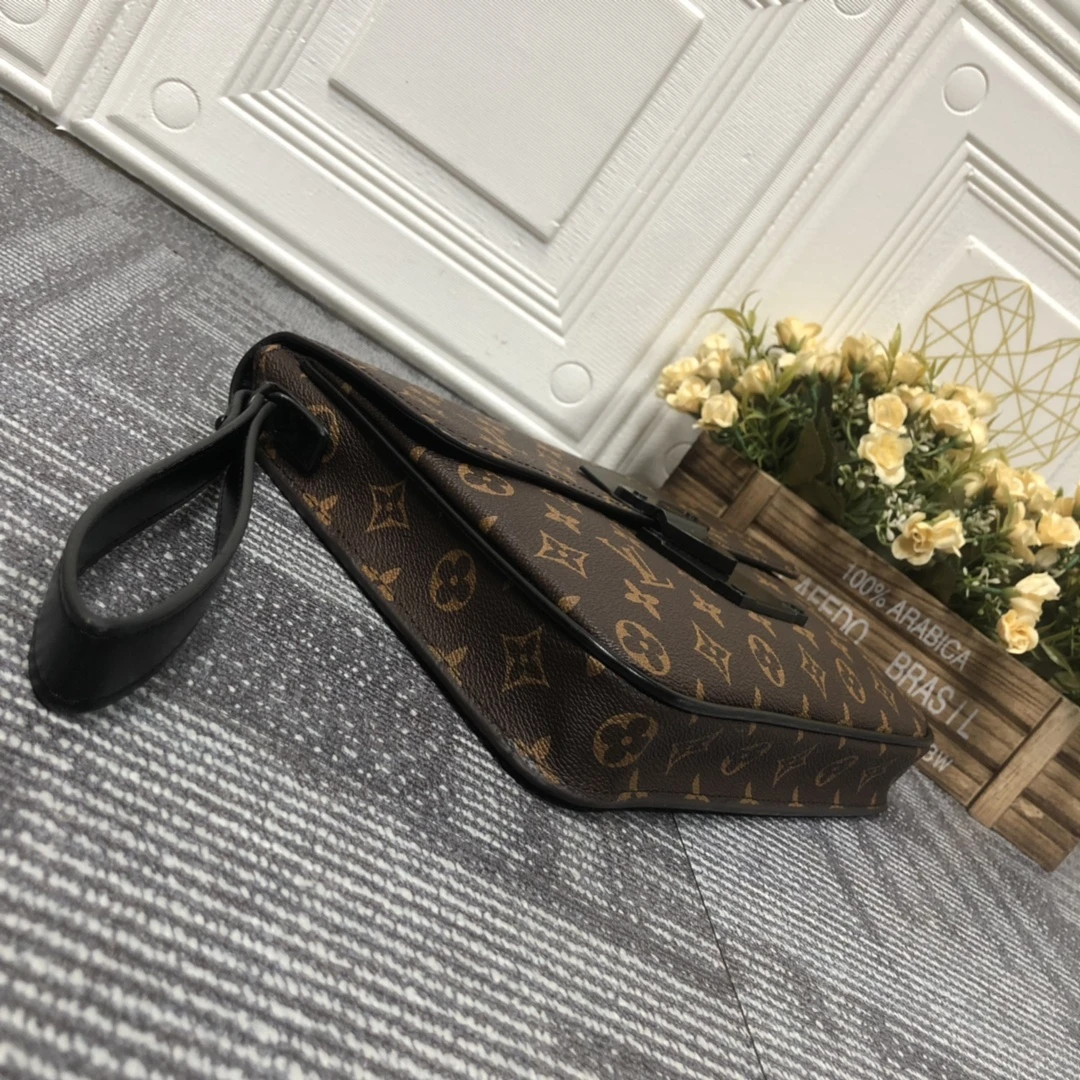 Louis Vuitton S LOCK A4 POUCH M80560 12 M