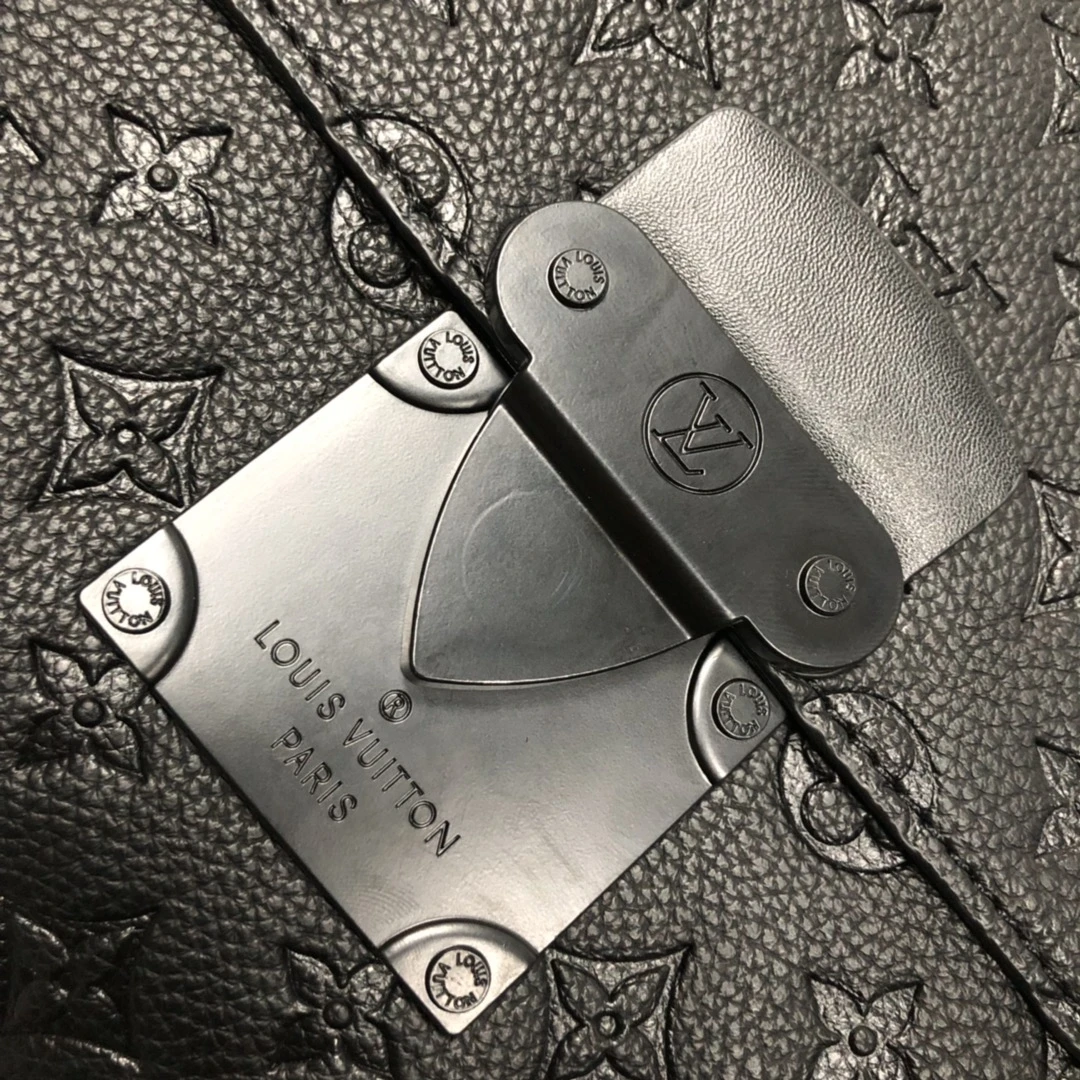 Louis Vuitton S LOCK A4 POUCH M80560 7 M