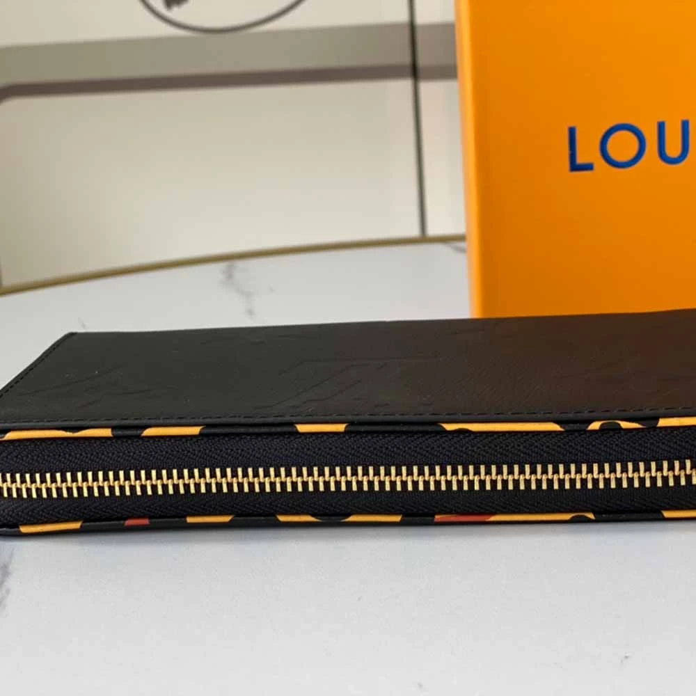 Louis Vuitton LEOPARD ZIPPY WALLET M80685 11 M