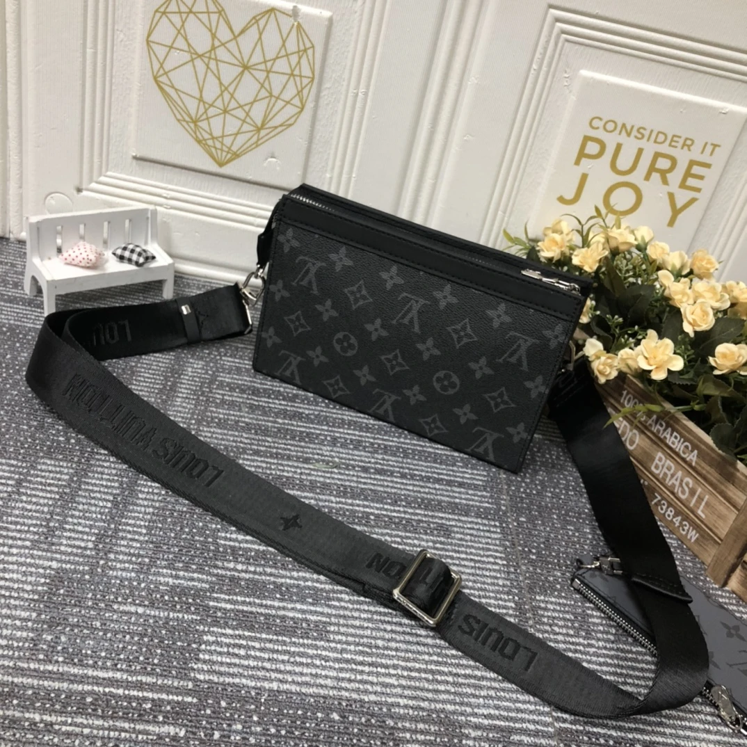 Louis Vuitton AAA- GASTON WEARABLE WALLET M81115 3 M