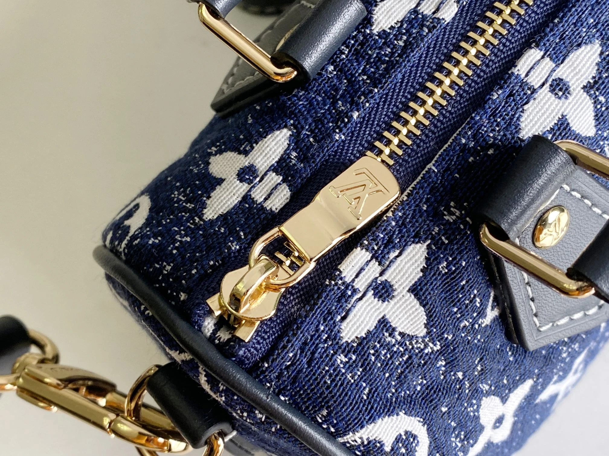 Louis Vuitton NANO SPEEDY M81213 16 M