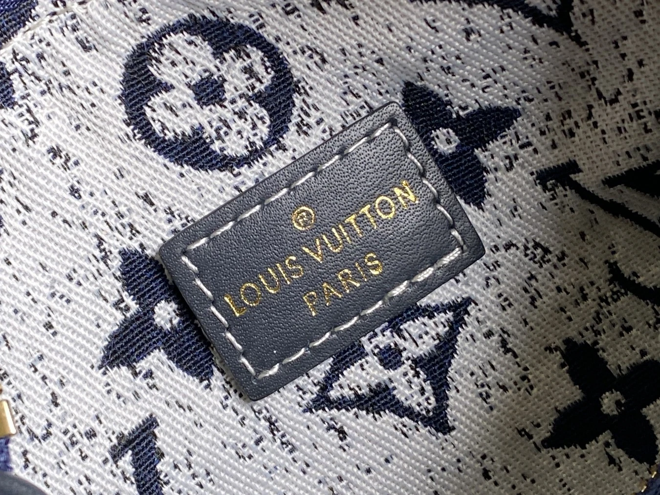 Louis Vuitton NANO SPEEDY M81213 19 M