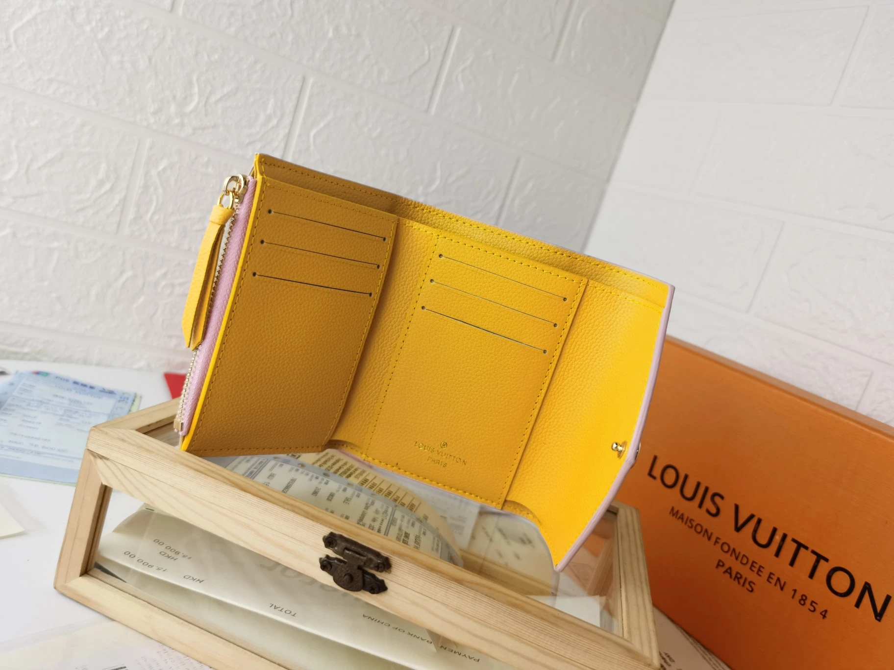 Louis Vuitton AAA-Victorine wallet M81285 11 M
