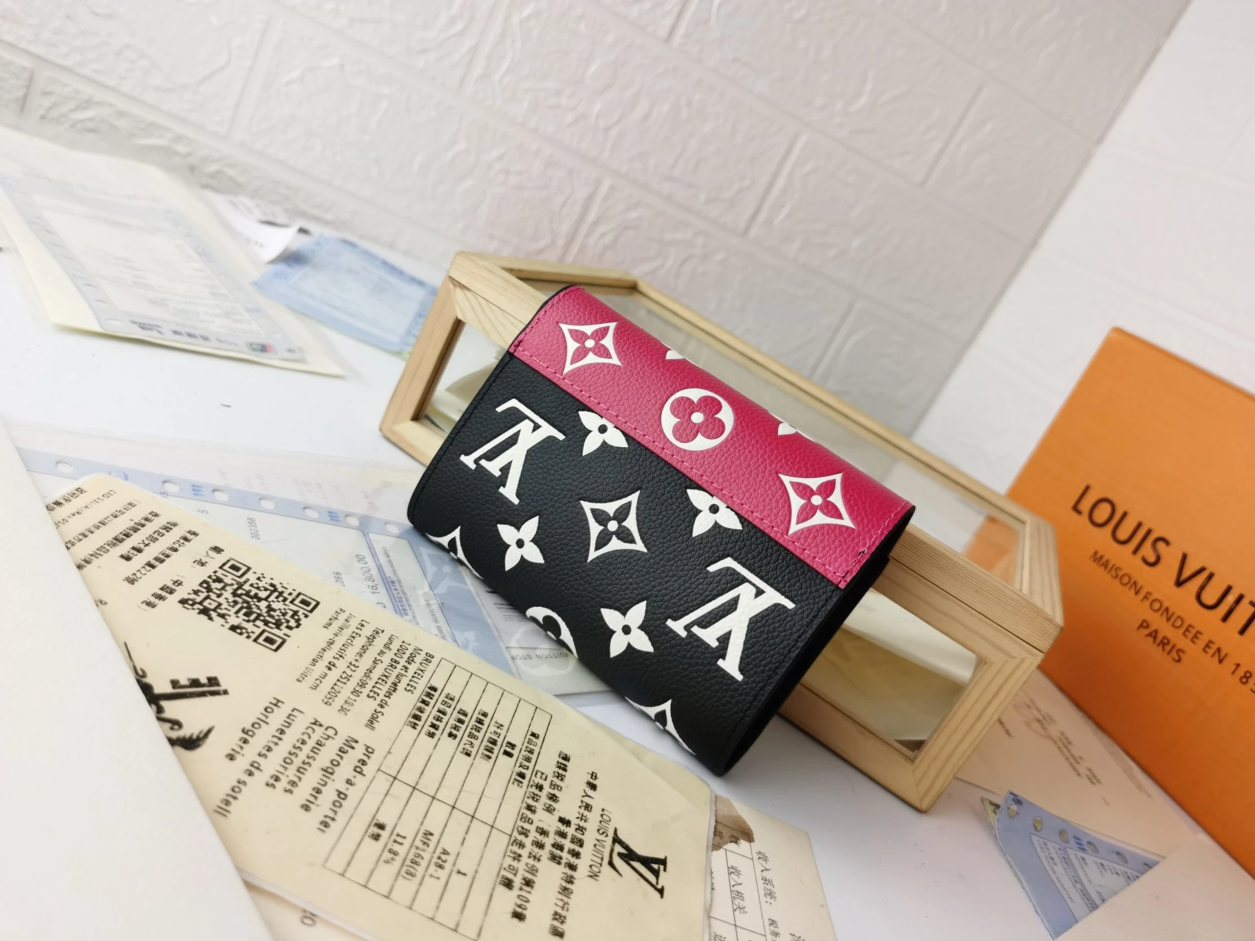 Louis Vuitton AAA-Victorine wallet M81285 3 M