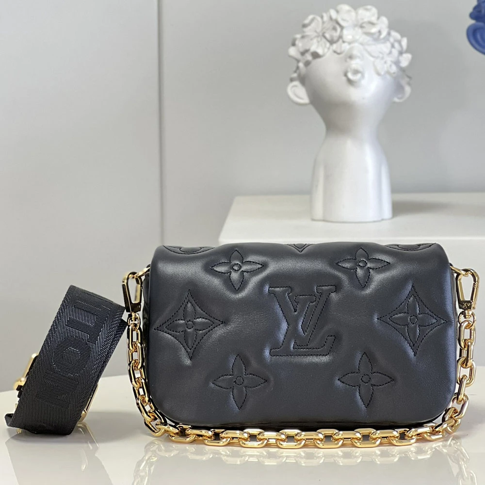 Louis Vuitton AAA- Wallet On Strap Bubblegram 2 M