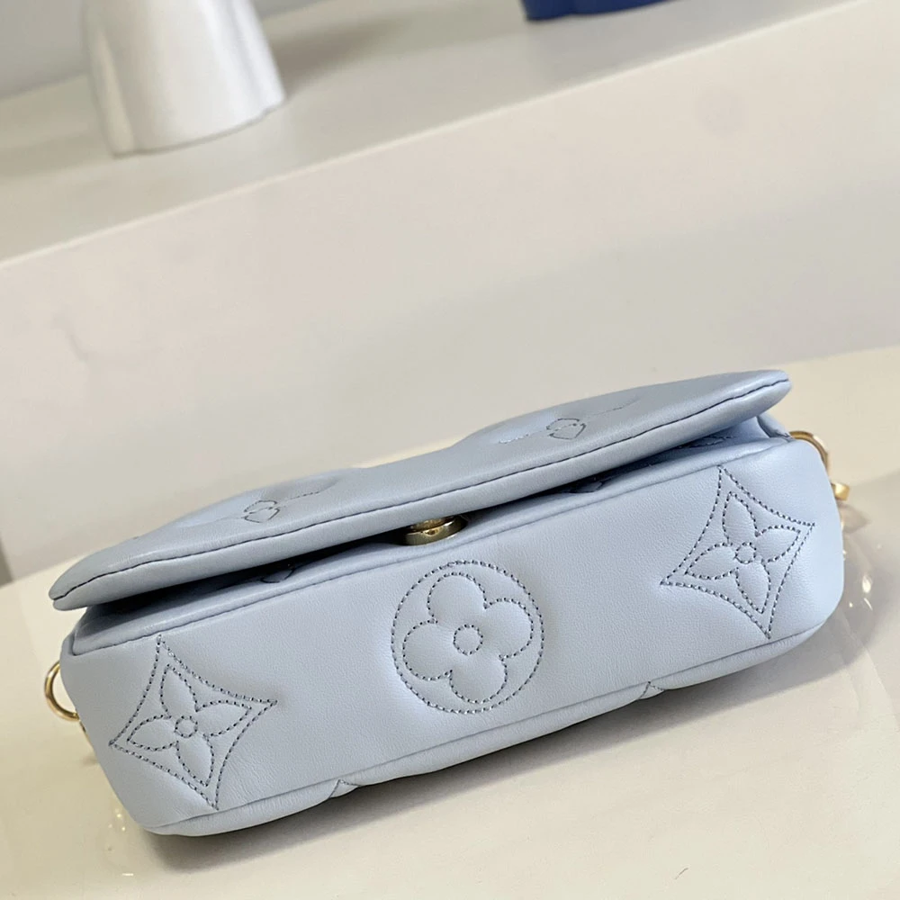 Louis Vuitton AAA- Wallet On Strap Bubblegram 13 M