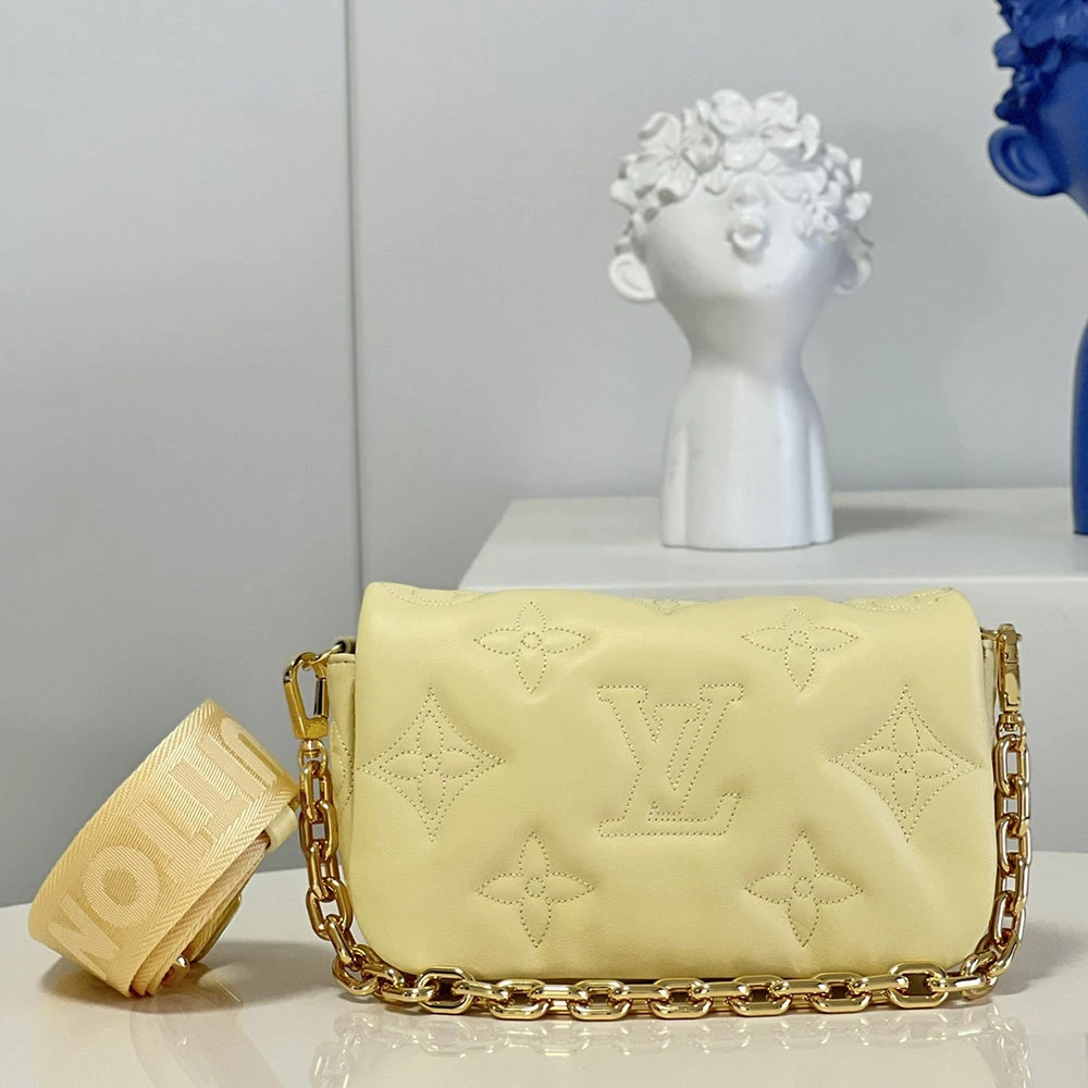 Louis Vuitton AAA- Wallet On Strap Bubblegram 7 M