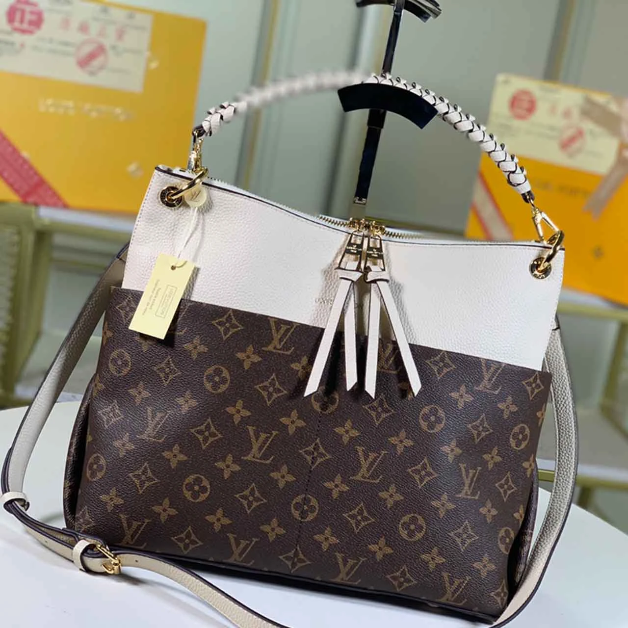 Louis Vuitton MAIDA N40369 BLACK/WHITE 9 N